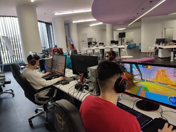 Fotografia n.&ordm; 2 da Lanhouse